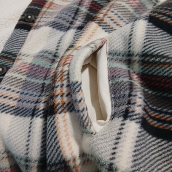 Natural Reflection Women's XXL Black/White Plaid Button-Up Fleece-Lined Shacket - Picture 13 of 13